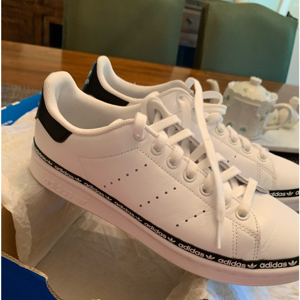 Women’s Adidas, Stan Smith tennis shoes, size 8 1/2.